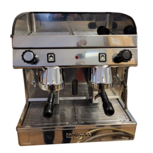 La Faimac félautómata zsugorított kétfejes kávéfőzőgép